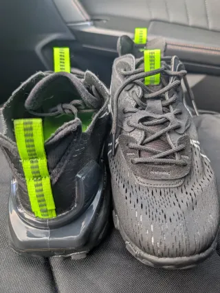 Nike React Vision Talla 44 Negro/Amarillo