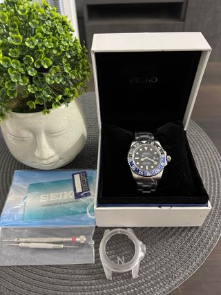 Seiko GMT Batman 40 mm