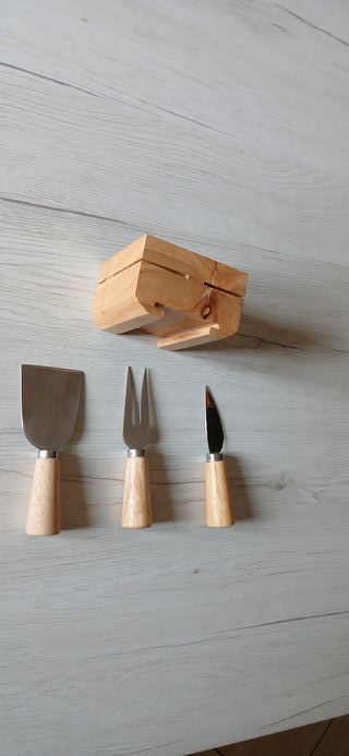 Set 3 coltelli formaggio con espositore