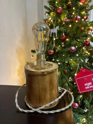 Lampada in bambù con paralume in vetro