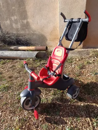 Triciclo infantil con manillar