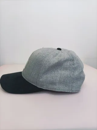Gorra Casual Old School Gris y Negra