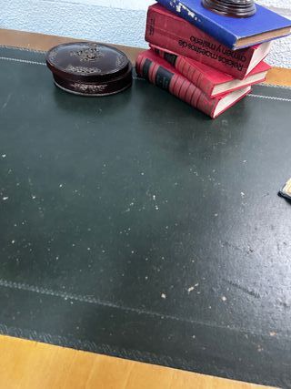 Escritorio clásico inglés madera cuero con sillón