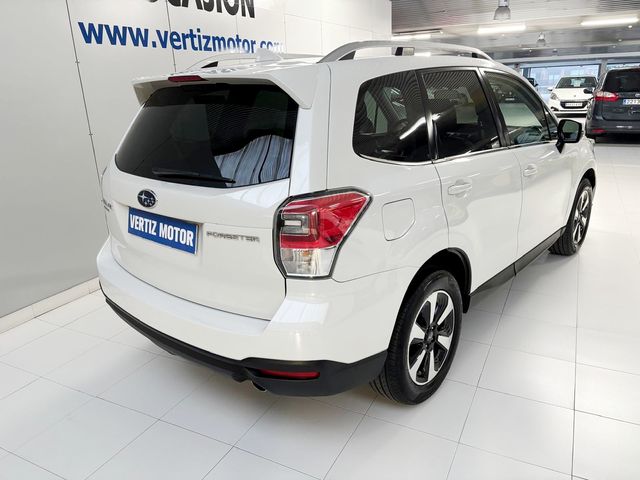 Subaru Forester 2.0 Lineartronic Executive