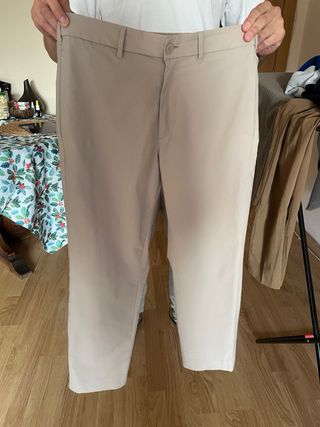 Pantalón jogger Uniqlo beige