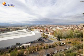 Dúplex en venta en Bola de Oro - Serrallo en Granada