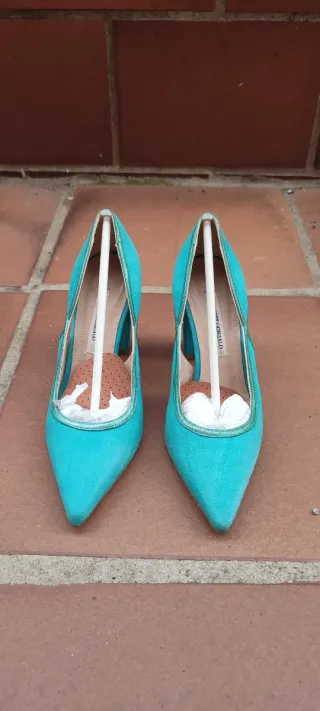Zapatos de tacón azul verdoso