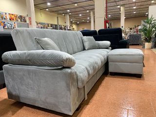 Sofá cama gris con puff
