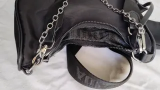 Borsa Prada nera con portamonete e tracolla