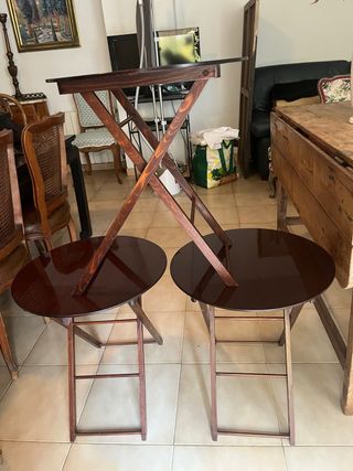 Tavolini ausiliari pieghevoli in legno antichi