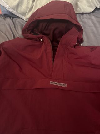 Chaqueta MUSKRA SPORT Roja con Capucha