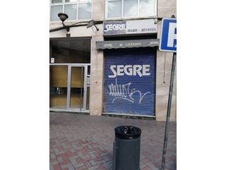 Local comercial en alquiler en Instituts - Universitat en Lleida