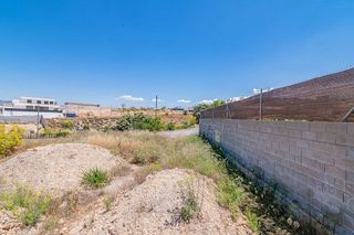 Terreno en venta en Zubia (La)