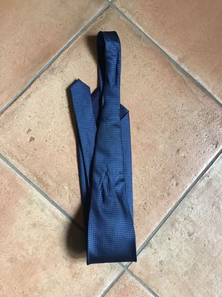 Cravatta in seta blu