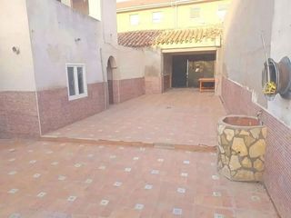 Casa adosada en venta en Tomelloso