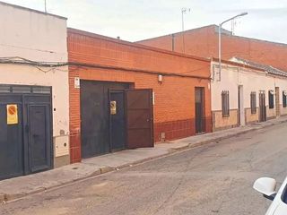 Casa adosada en venta en Tomelloso