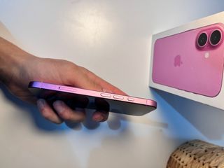 iPhone 16 100% Batteria ORIGINALE Rosa 128gb