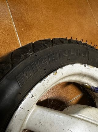 Llanta y Neumático Trasero Aprilia Sonic