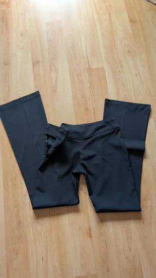 Pantalón de vestir negro con pedrería