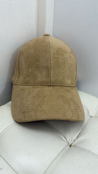 Gorra de ante color camel