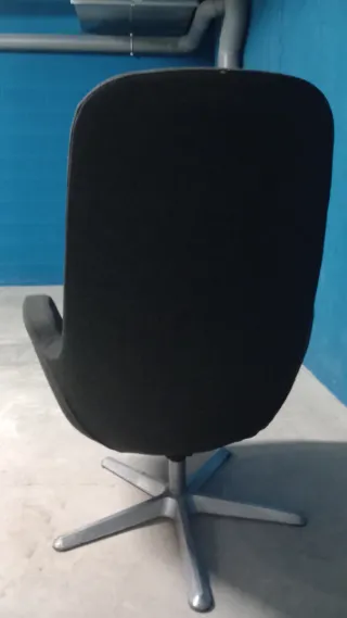 Butaca giratoria IKEA gris