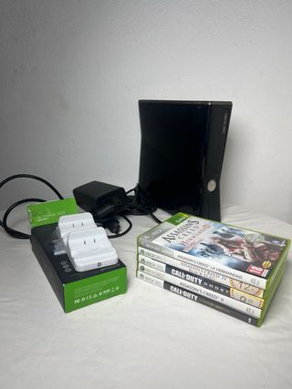 Xbox 360 Negra + Juegos y Cargador