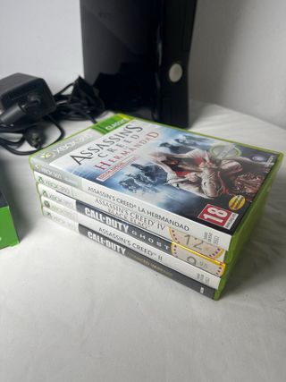 Xbox 360 Negra + Juegos y Cargador