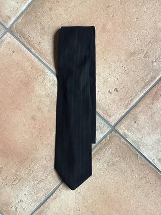 Cravatta nuova a righe