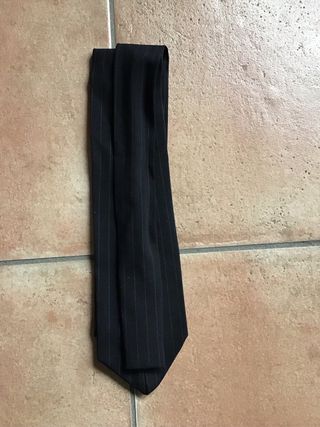 Cravatta nuova a righe