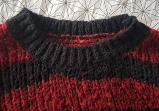 Jersey corto rayas rojo y negro