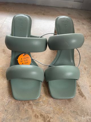 Sandalias tacón verde Primark talla 37