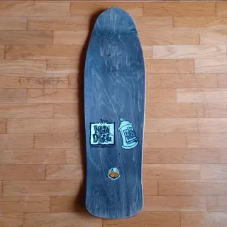 New Deal Spray Can tabla de skate