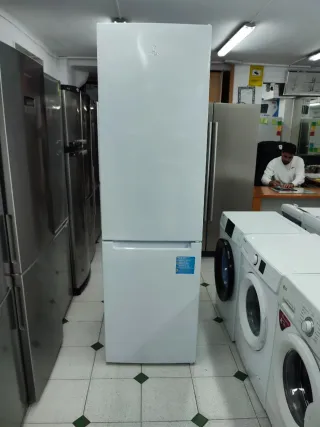 Nevera Indesit Combi 202.7x60cm con garantía