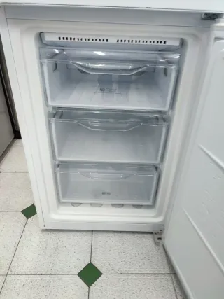 Nevera Indesit Combi 202.7x60cm con garantía