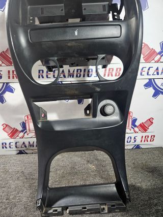 Moldura consola central Nissan Terrano II