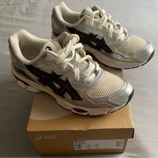 Asics GEL-NYC Beige/Plata