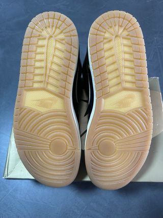 Air Jordan 1 Mid – Black & Gold | Nuove + Scatol