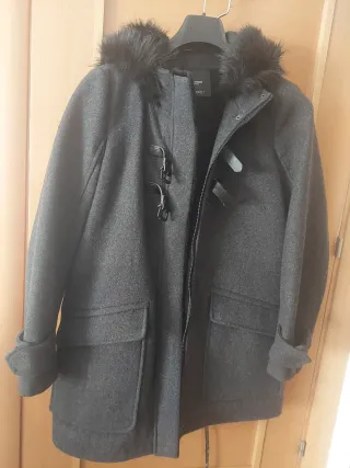 Trenca con capucha gris