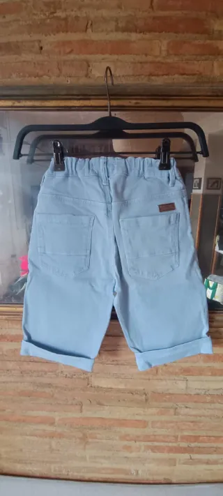 Pantalones Chinos Niño mas camisetas a juego