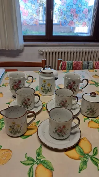 Set colazione floreale