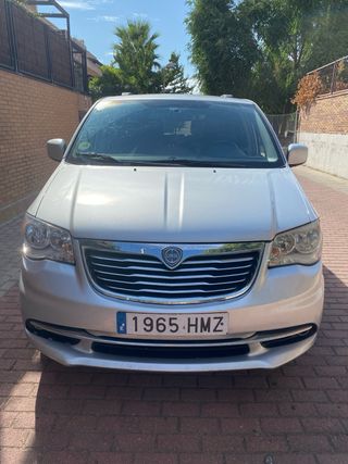 Lancia Voyager 2012
