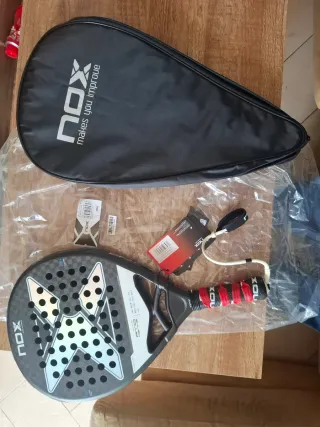 Pala Padel NOX AT10 12K Agustin Tapia