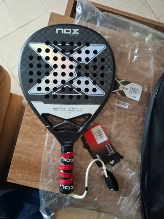 Pala Padel NOX AT10 12K Agustin Tapia