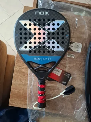 Pala Padel NOX AT10 12K Agustin Tapia