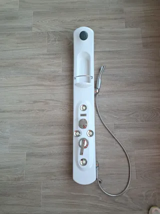 Columna de ducha monomando con hidromasaje