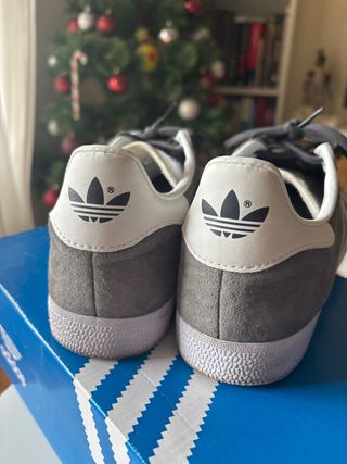 Adidas Gazelle Talla 42 2/3 Gris/Blanco