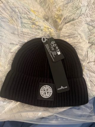 Cappello Stone Island nero nuovo