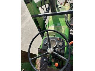 Tractor John Deere 2135 con pala