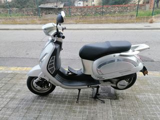 Scooter Cooltra City 125 Plata