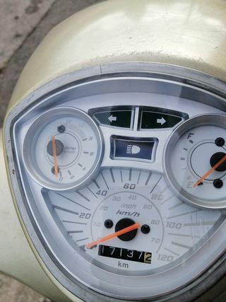 Scooter Cooltra City 125 Plata